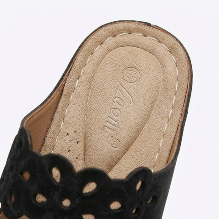 BreezeWalk™ – Cushioned Floral Wedge Sandals