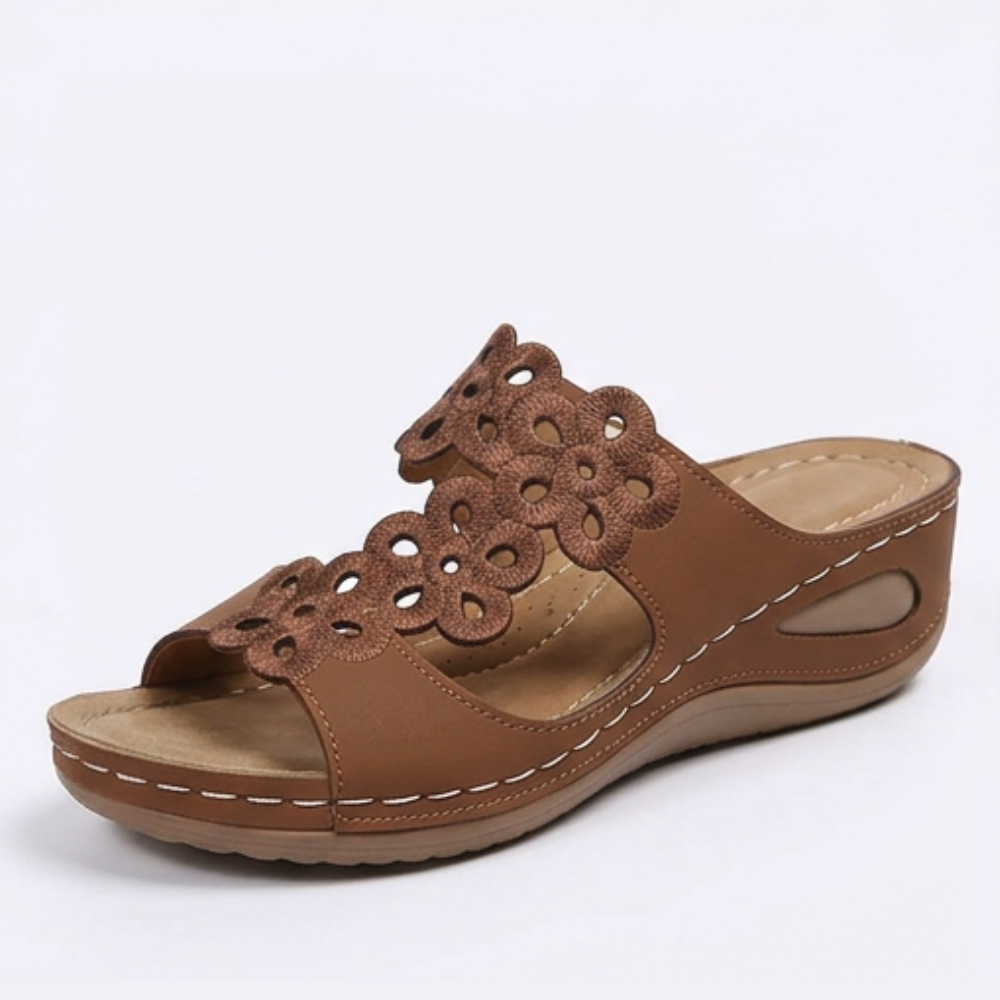 BreezeWalk™ – Cushioned Floral Wedge Sandals