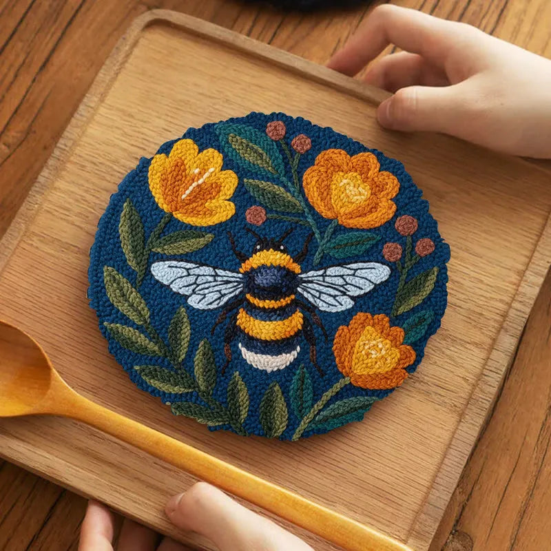 Blossom & Bumble – Bumblebee Punch Needle Kit