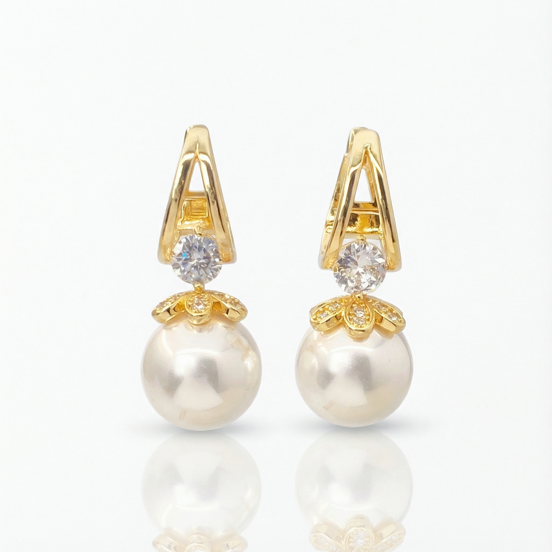 Lumara™ – Elegant Pearl Drops for Effortless Style