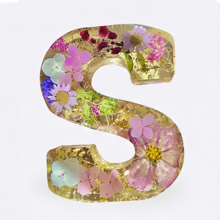 Florenza™ – Personalized Floral Resin Letter Light