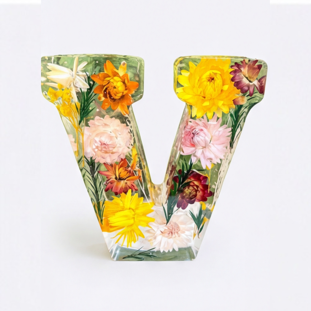 Florenza™ – Personalized Floral Resin Letter Light
