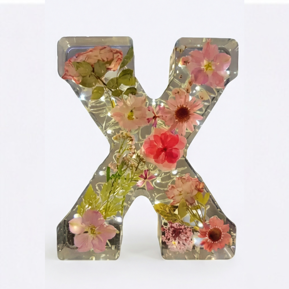 Florenza™ – Personalized Floral Resin Letter Light