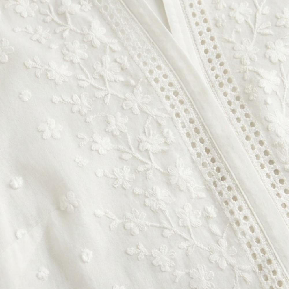 Lunelle™ - Embroidered White Blouse for Everyday Elegance