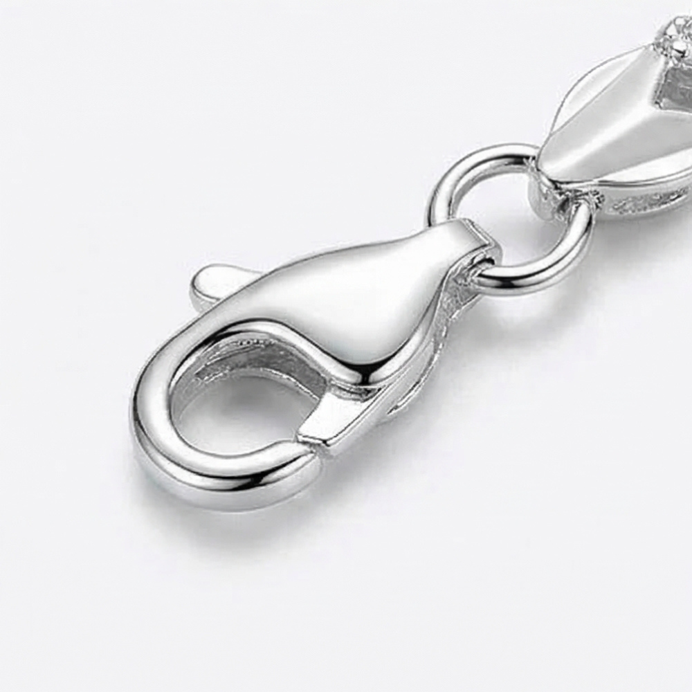 Clovara™ – Textured Silver Clover Chain Bracelet