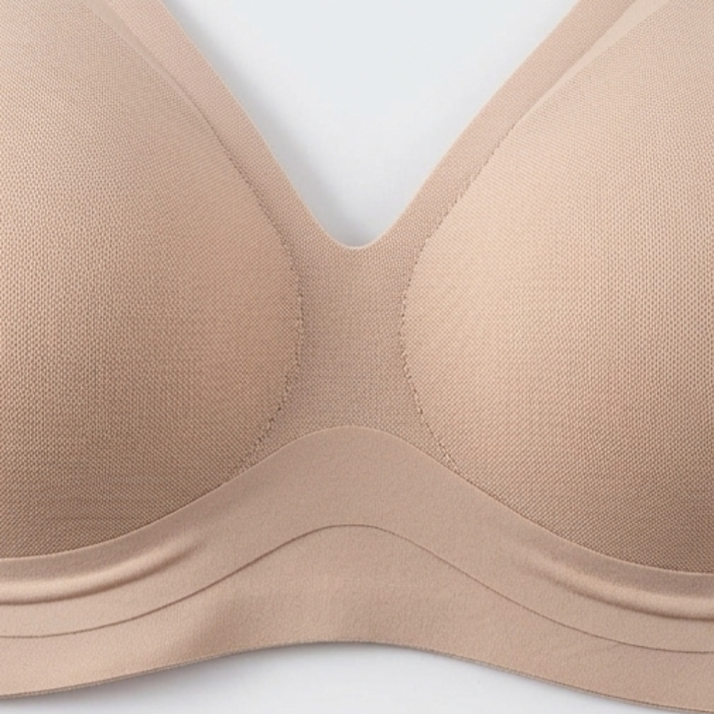 Airella™ – Supportive Wireless Deep V Bra