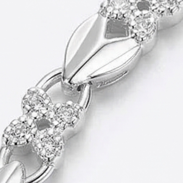 Clovara™ – Textured Silver Clover Chain Bracelet