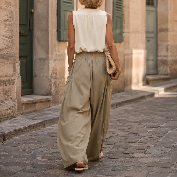 Lorenza – Pleated Wide-Leg Lantern Trousers with Drawstring Waist and Deep Pockets