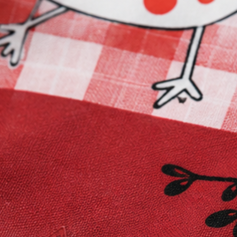 Hearthmark – Scalloped Lace-Edge Plaid Rooster Tablecloth