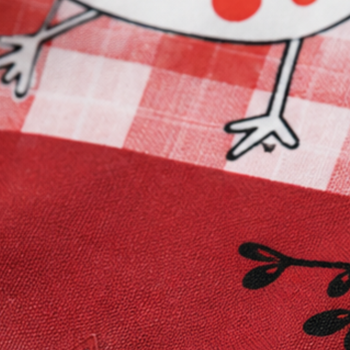 Hearthmark – Scalloped Lace-Edge Plaid Rooster Tablecloth