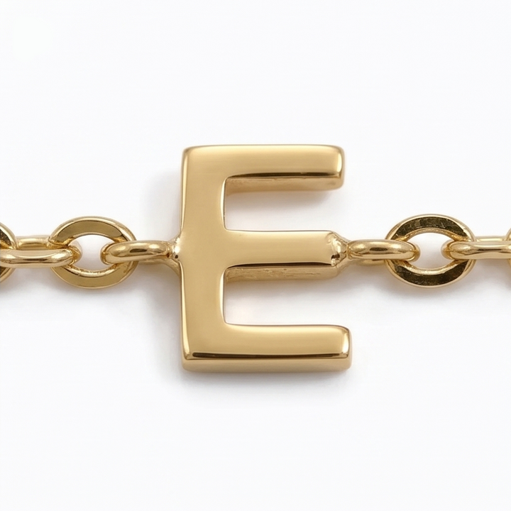 Auriela™ – Personalized Side Initial Necklace
