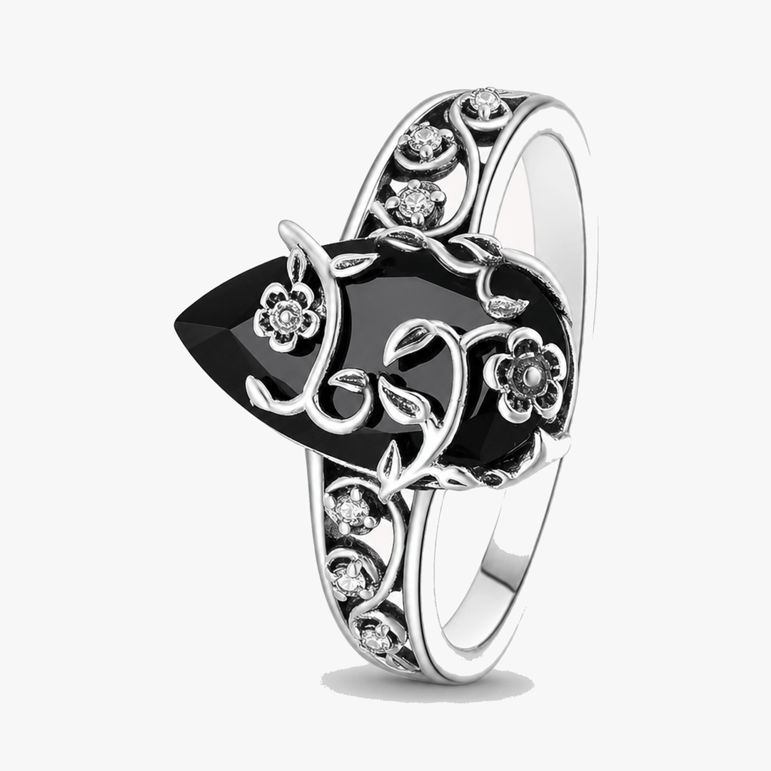 Noireva – Vintage Filigree Vine Ring