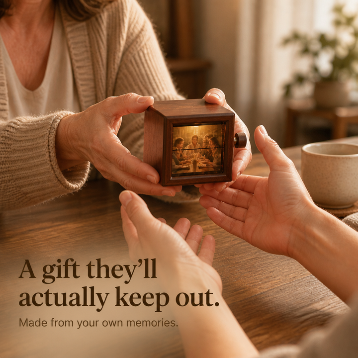 Memory Turn – Hand-Cranked Illuminated Photo Box