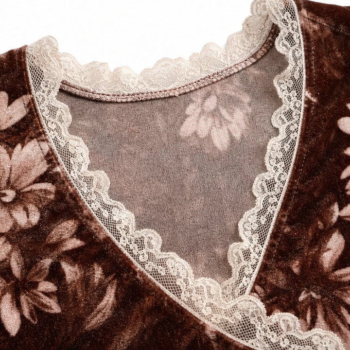 Velora Bloom – Lace-Trim Floral V-Neck Top