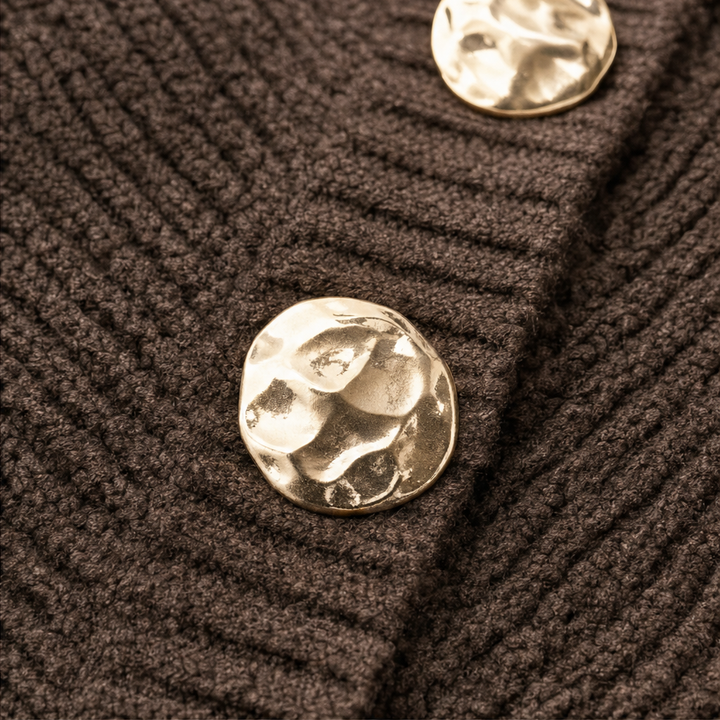 Veloura – Contrasting Hardware V-Neck Knit Cardigan