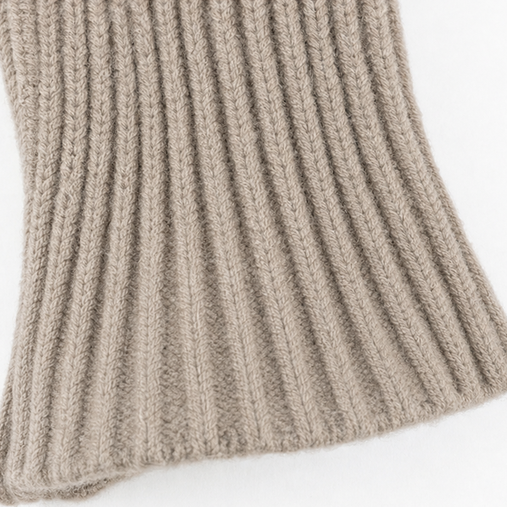 Vela Twist – Front-Twist Ribbed Knit Top