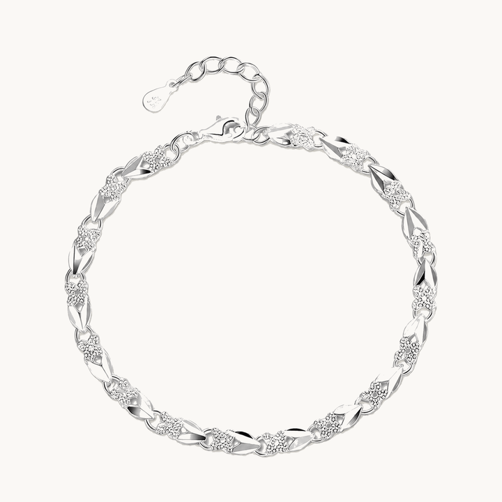 Clovara™ – Textured Silver Clover Chain Bracelet