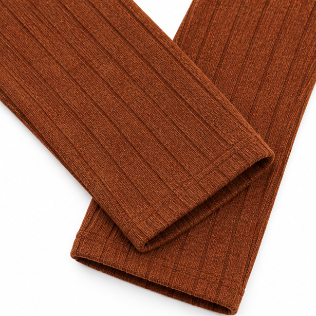Curvella – Ribbed V-Neck Slim Fit Knit Top