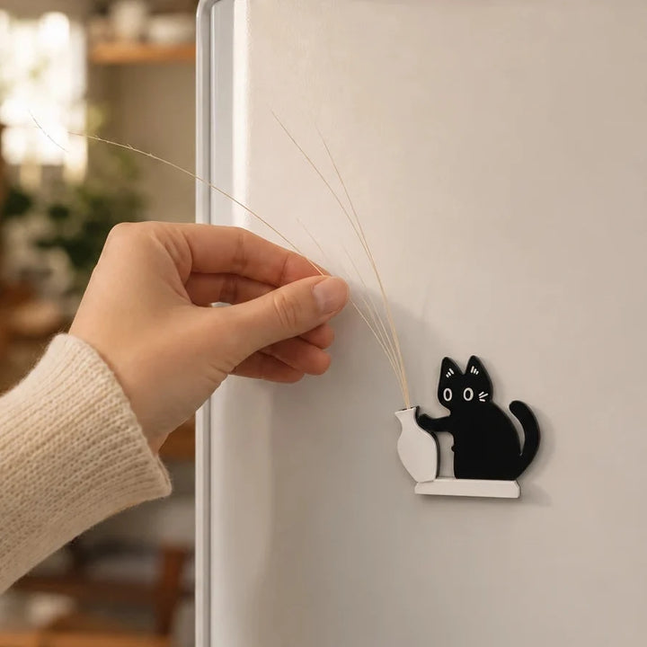 Whisker Whimsy – Magnetic Cat-Shaped Whisker Vase