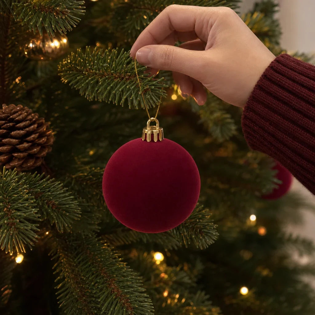 Veloura – Velvet Christmas Tree Ornaments