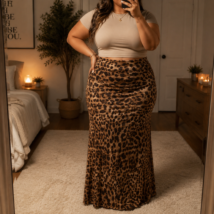 Velora™ – Curvy-Fit Leopard Print Maxi Skirt