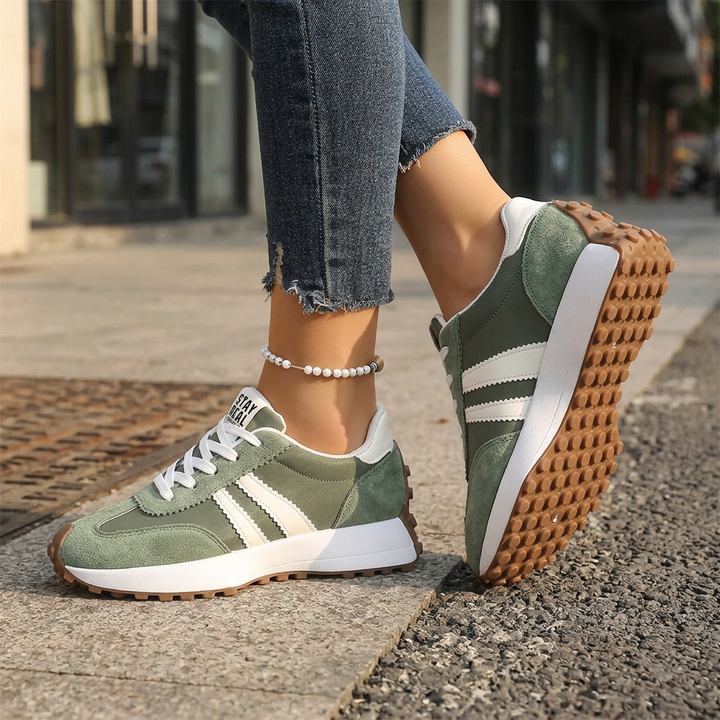 Stridella™ – Cushioned Retro Platform Sneakers