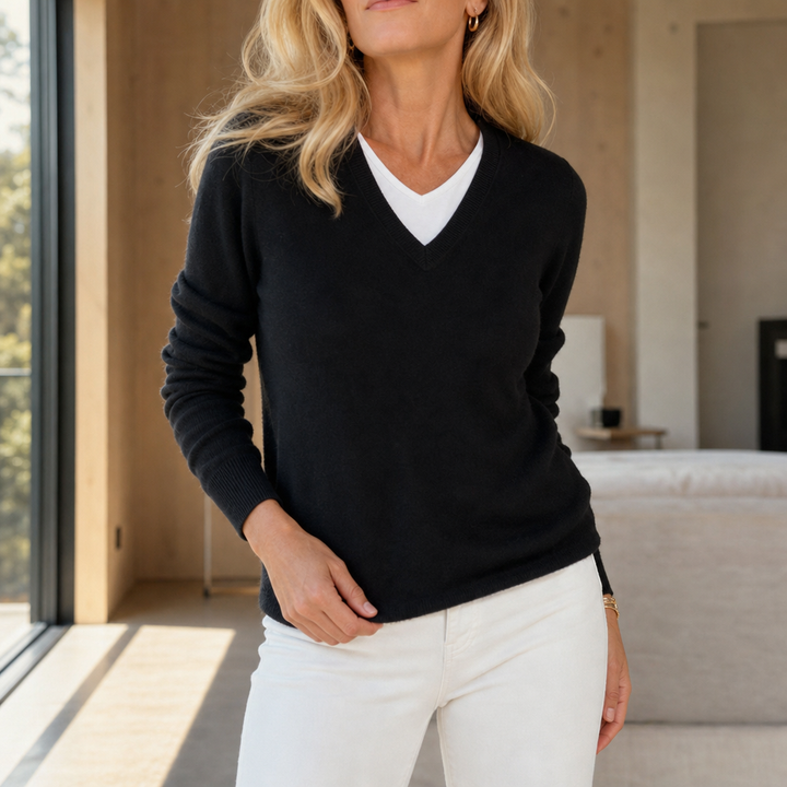 Layerelle – Double-Collar V-Neck Knit Sweater