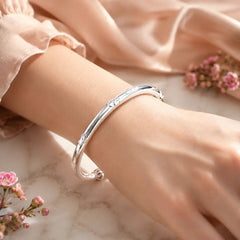 Florelle – Vintage Floral Silver Bangle with Open Cuff