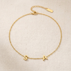 Auriela™ – Personalized Side Initial Necklace