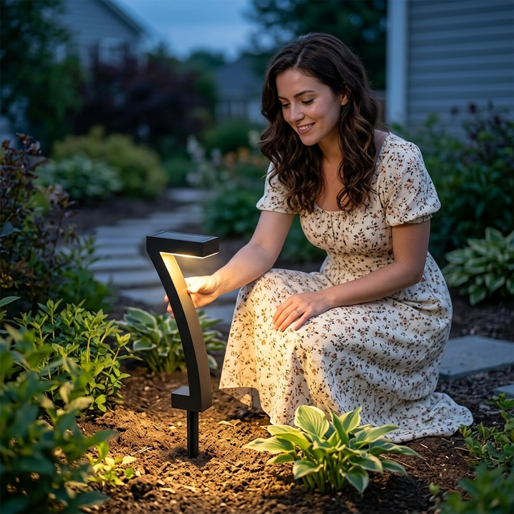 Glowfern™ – Sculptural Solar Pathway Lights (Set of 4)
