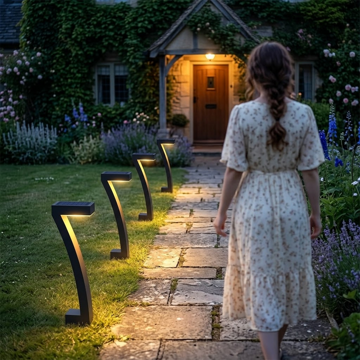Glowfern™ – Sculptural Solar Pathway Lights (Set of 4)