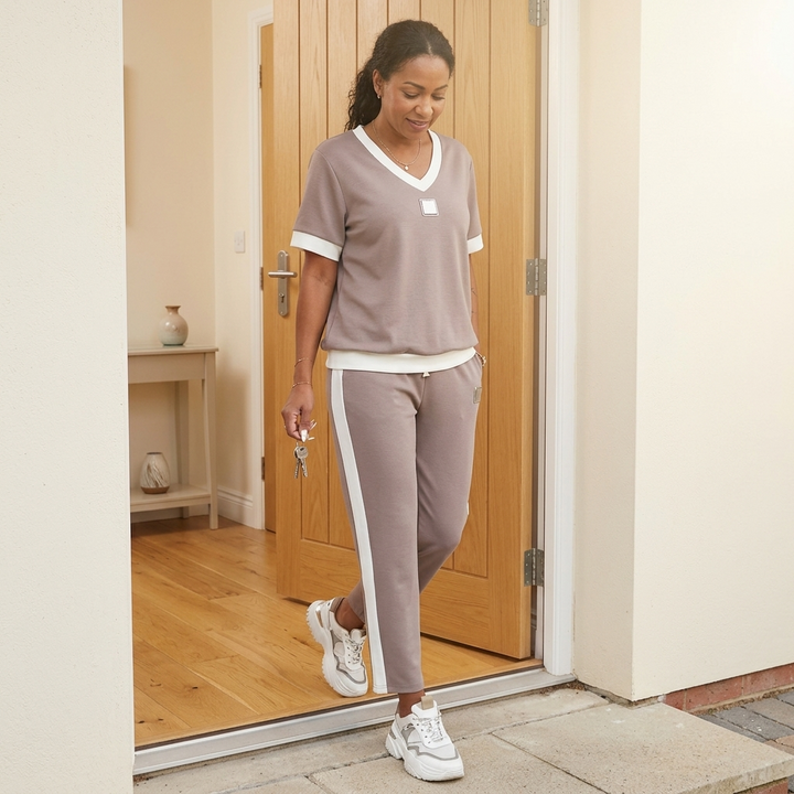 Ellara™ – Contrast Trim V-Neck and Pants Set