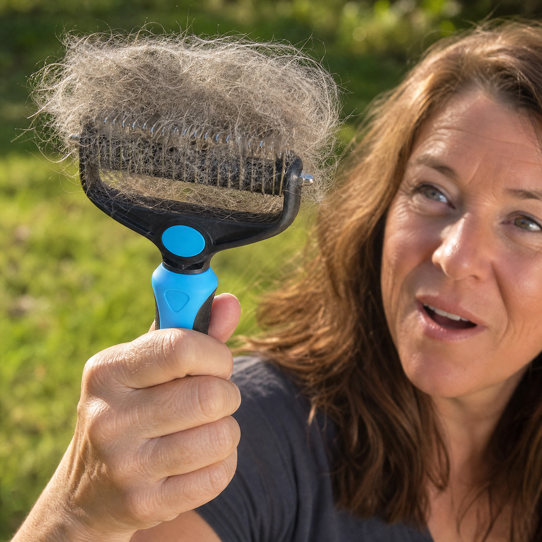 Furmela™ – Double-Sided Dematting Brush for Shedding Dogs