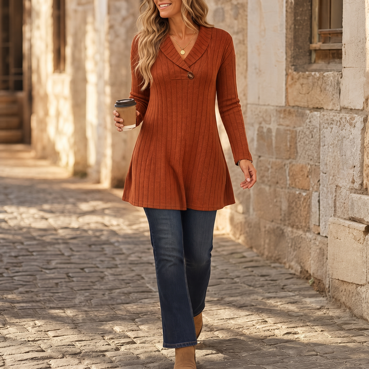 Curvella – Ribbed V-Neck Slim Fit Knit Top