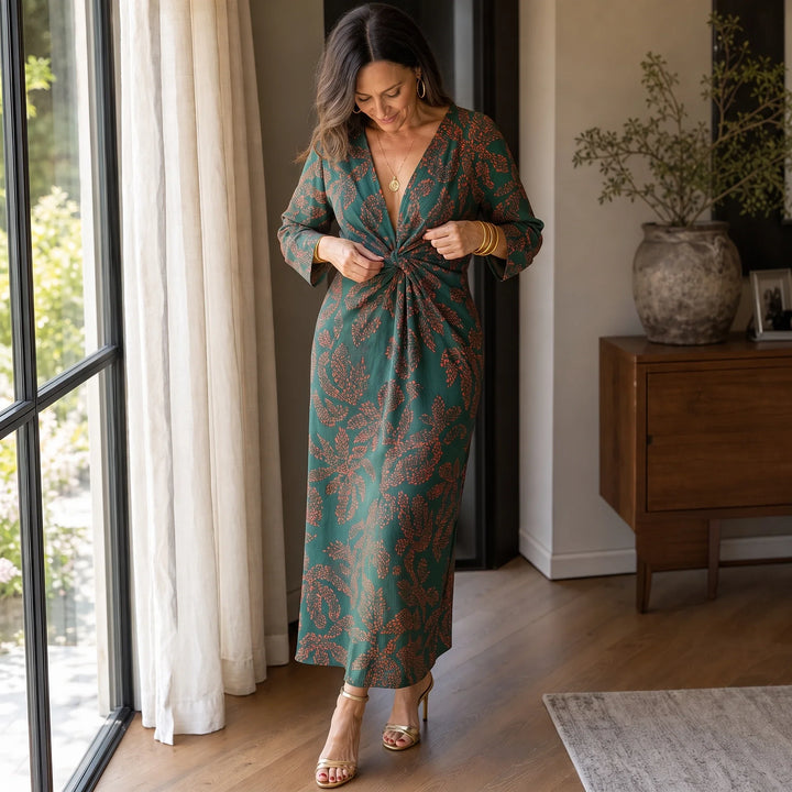 Isabella – V-Neck Fitted-Waist Printed Midi Dress