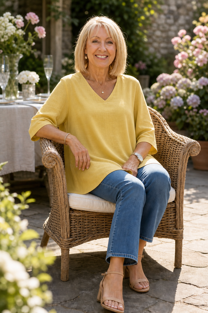Easa – V-Neck Relaxed-Fit Three-Quarter Sleeve Blouse