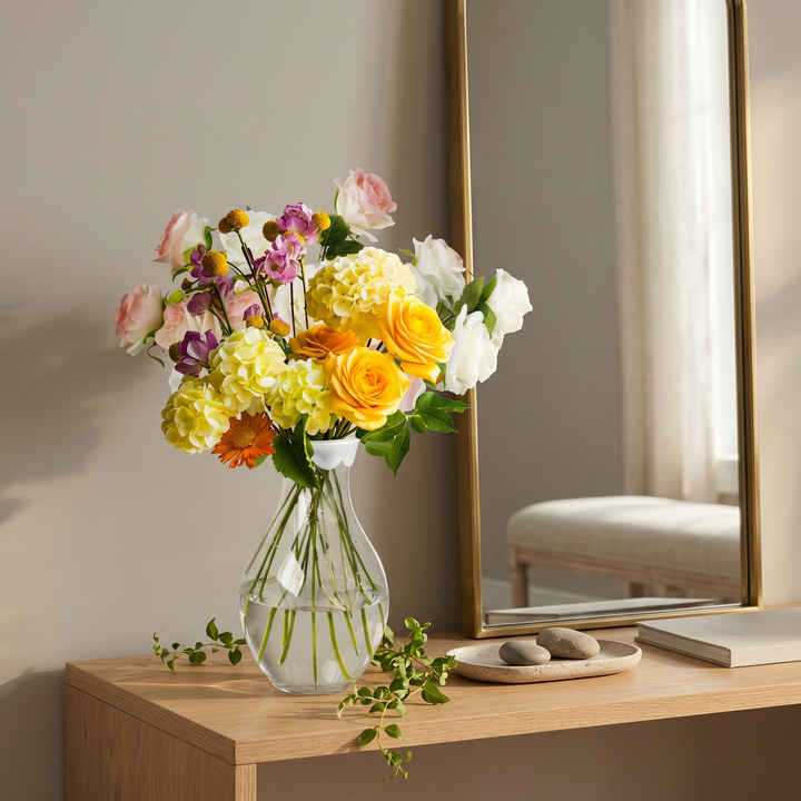 Bloomgrid™ – Stretchable Vase Insert for Effortless Bouquets