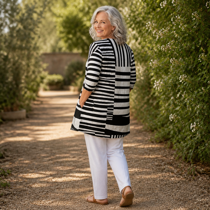 Vivelle – Bold Print V-Neck Pocket Tunic