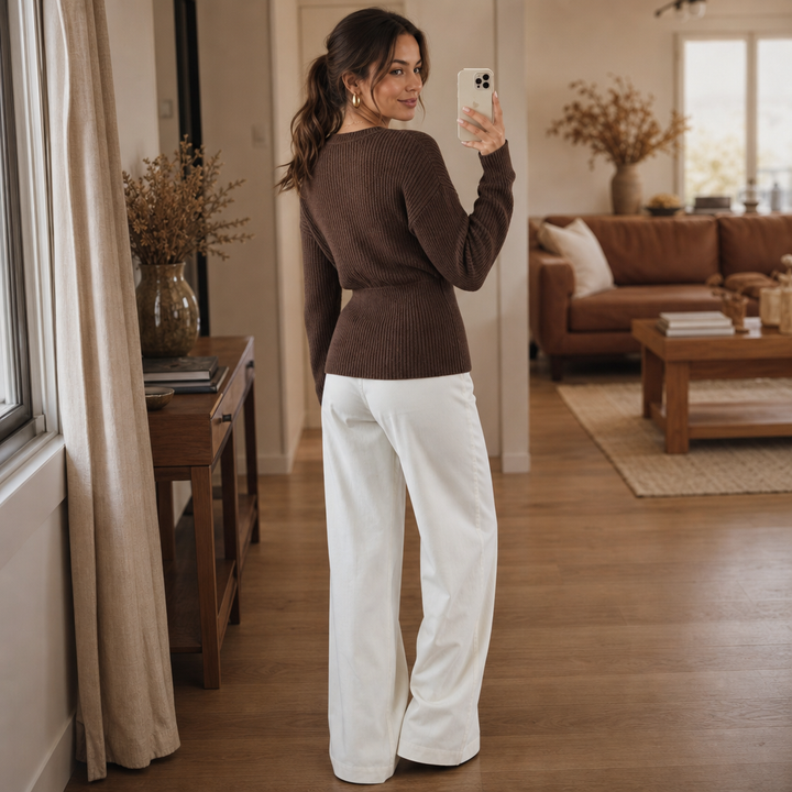 Veloura – Contrasting Hardware V-Neck Knit Cardigan