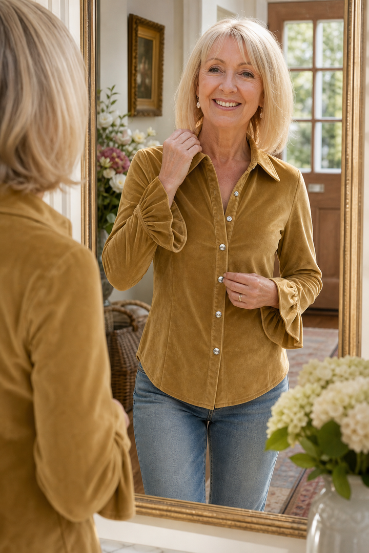 Verbette – Ruffle Cuff Button-Front Blouse
