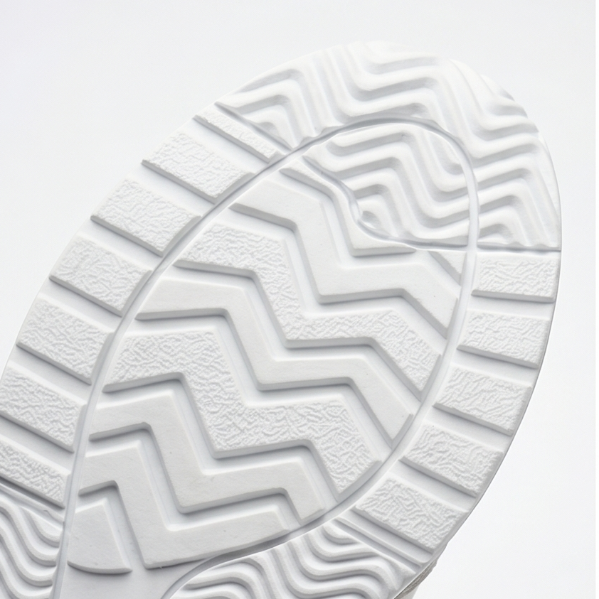 LunaWalk™ - Lightweight Retro Stripe Walking Sneakers