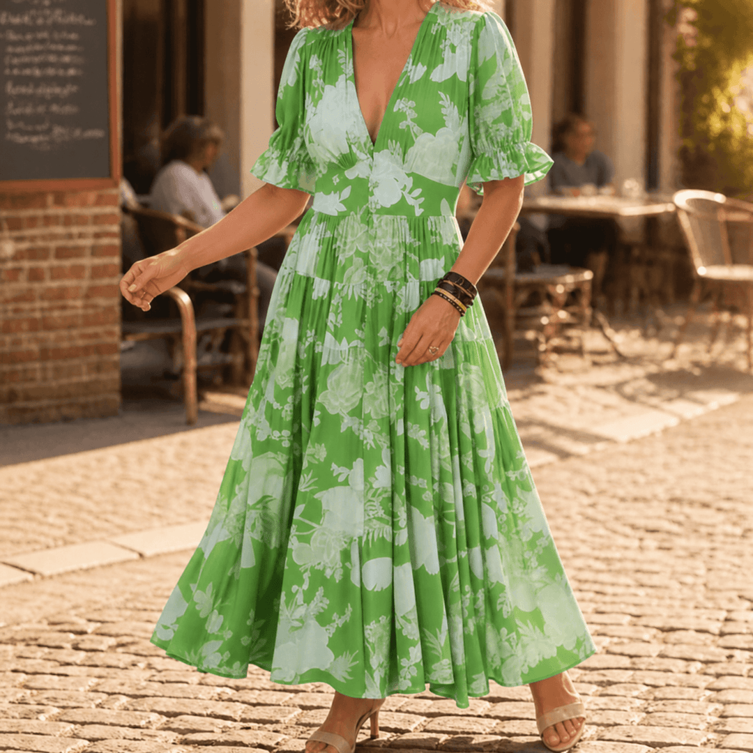 Minelda – Flowing Floral Maxi Dress – Lark & Clover