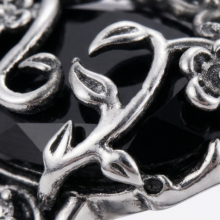 Noireva™ – Vintage Filigree Vine Ring