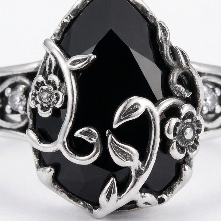 Noireva™ – Vintage Filigree Vine Ring