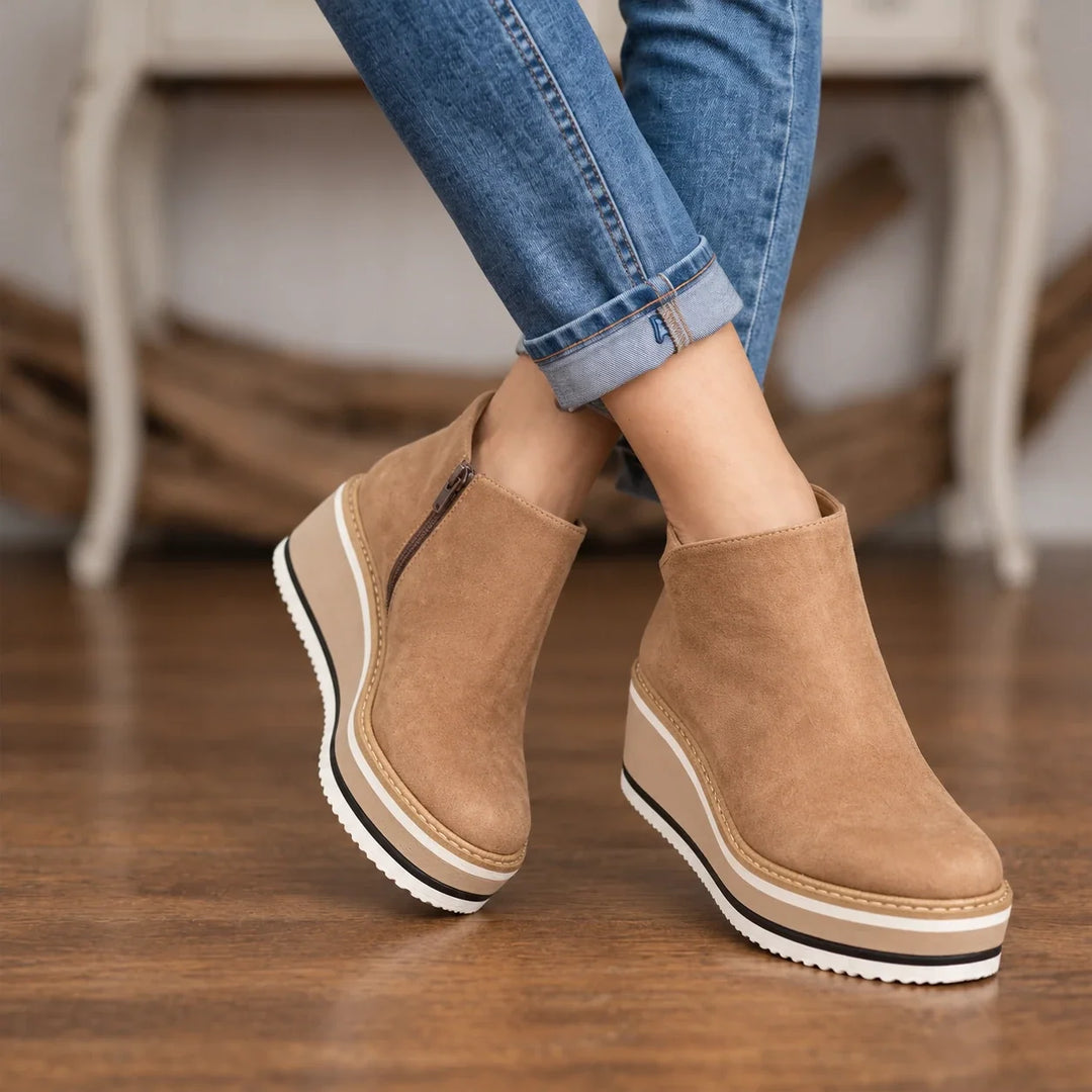 Colombe – Smooth Side-Zip Wedge Ankle Boots
