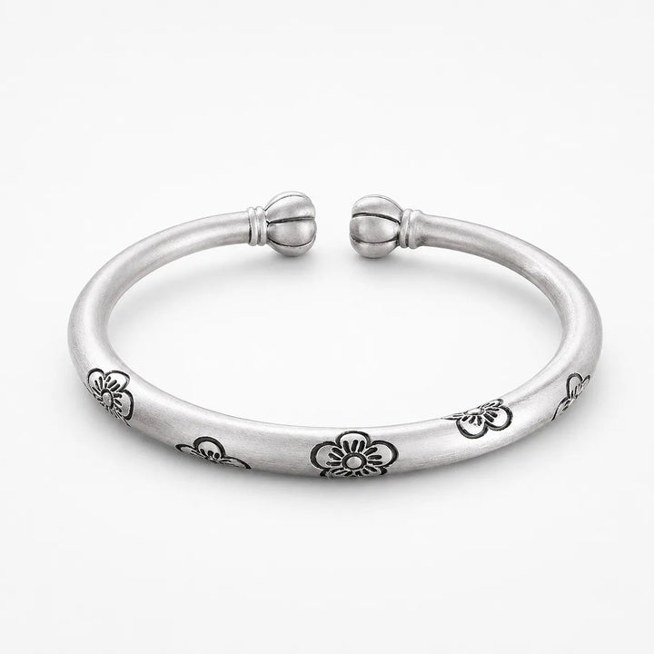 Florelle – Vintage Floral Silver Bangle with Open Cuff